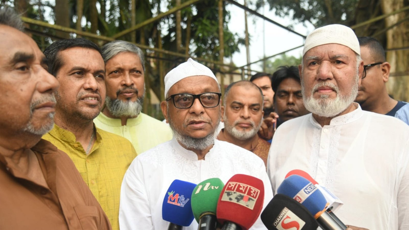 ‘পরিস্থিতি খারাপ হলে প্রবাসীদের দেশে আনার প্রস্তুতি রয়েছে’