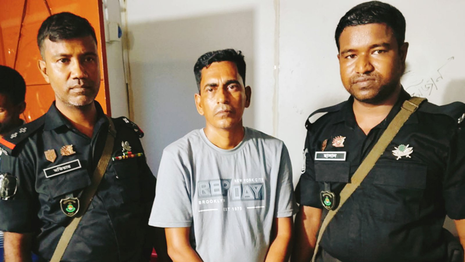কেশরহাটে র‍্যাবের অভিযানে জাল টাকাসহ ইয়াবা উদ্ধার, গ্রেফতার ১