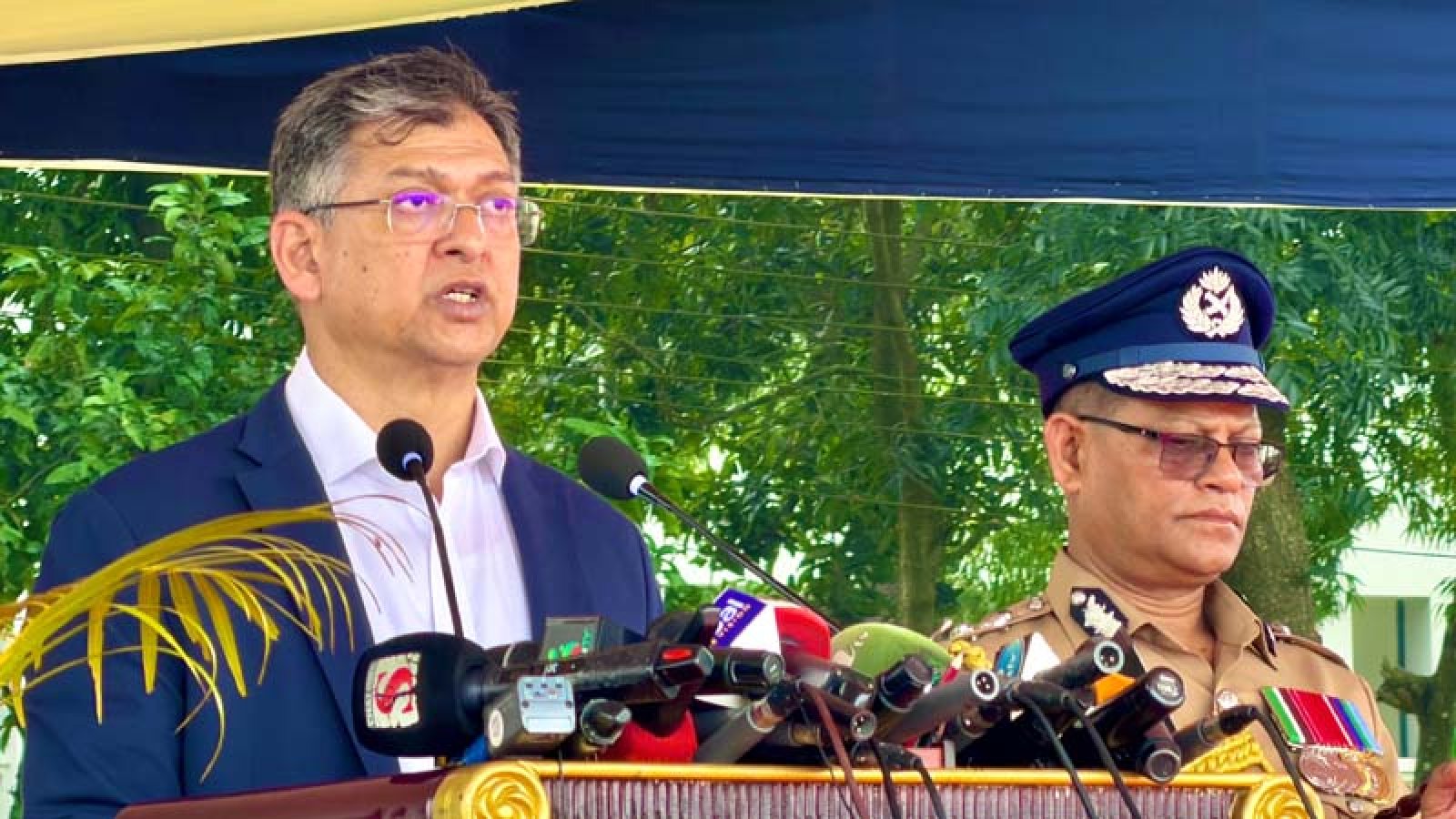 অবৈধ সরকারের নির্যাতনের শিকার হয়েছিল ২৭ বিসিএস ব্যাচ: স্বরাষ্ট্রমন্ত্রী