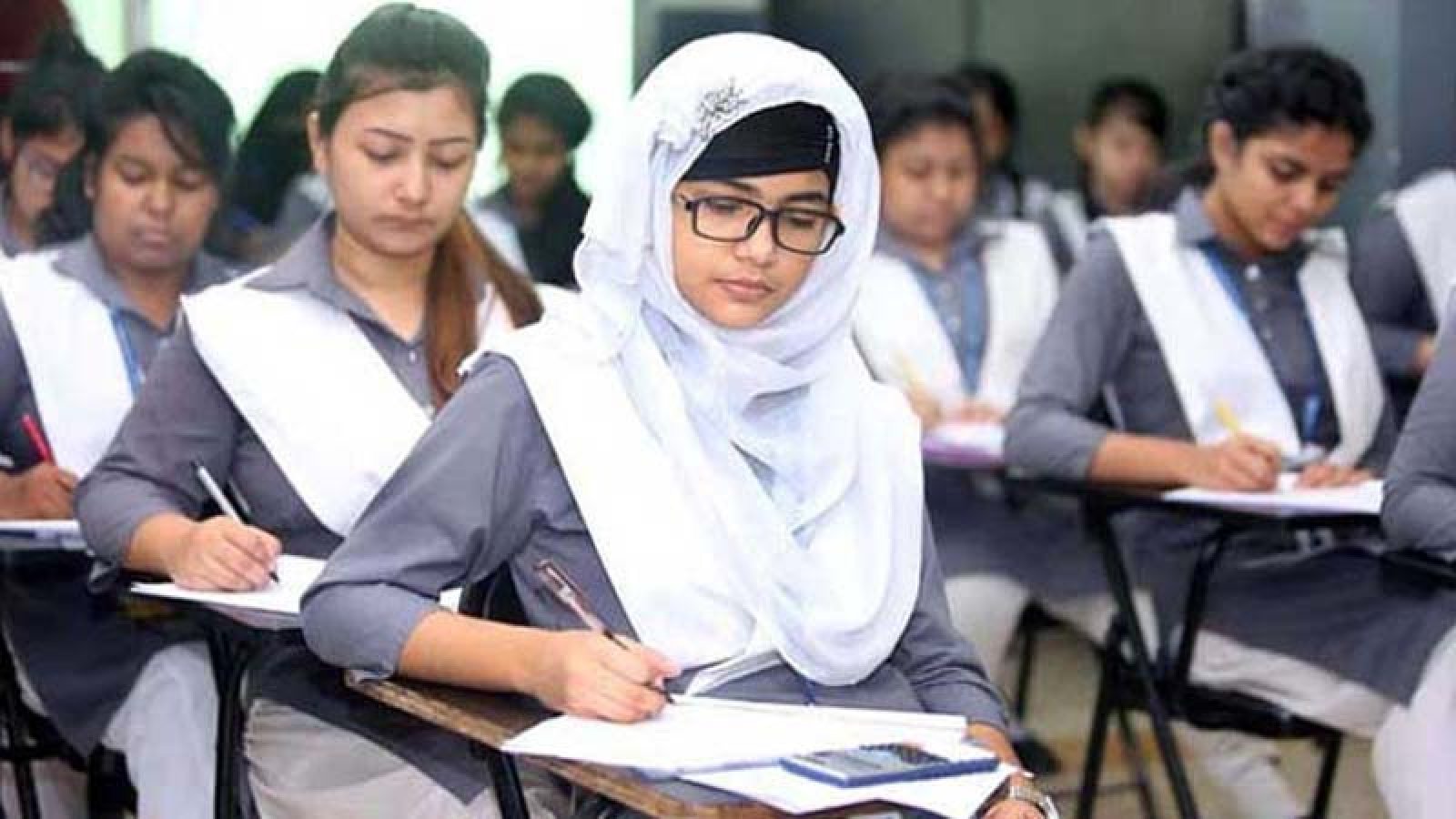 এবারও এসএসসিতে গ্রেস নেই, ‘যা লিখেছে, তাই নম্বর’ নীতিতে মূল্যায়ন