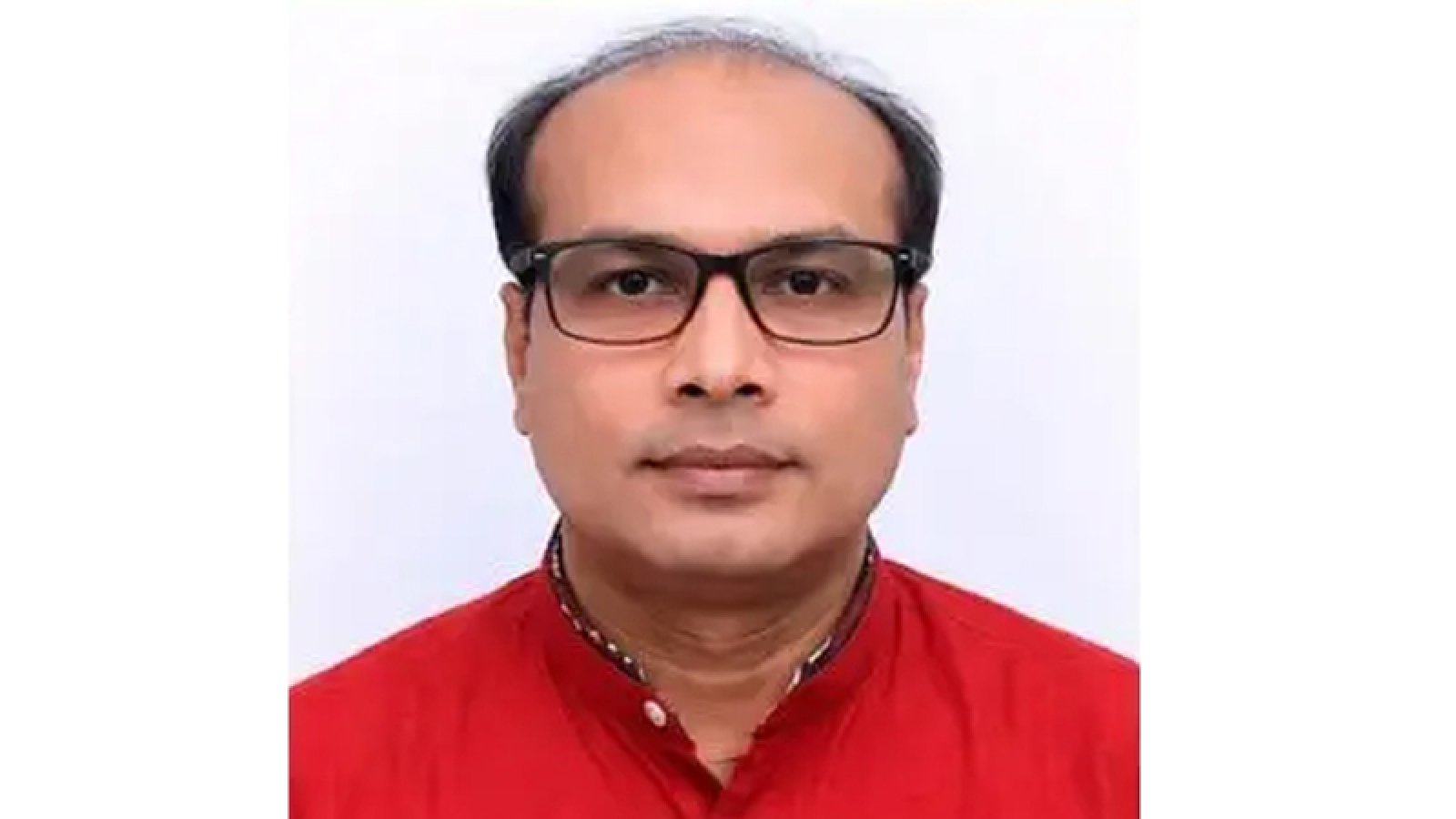 নারীসহ রাত কাটাতে চেয়ে পুলিশের হাতে ধরা ভুয়া জজ