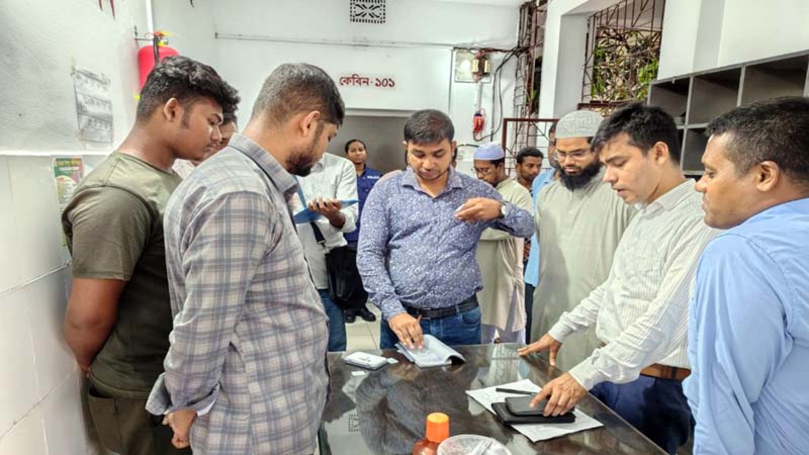 নওগাঁয় বেসরকারি ক্লিনিক-ডায়াগনস্টিক সেন্টারে অভিযান চলমান