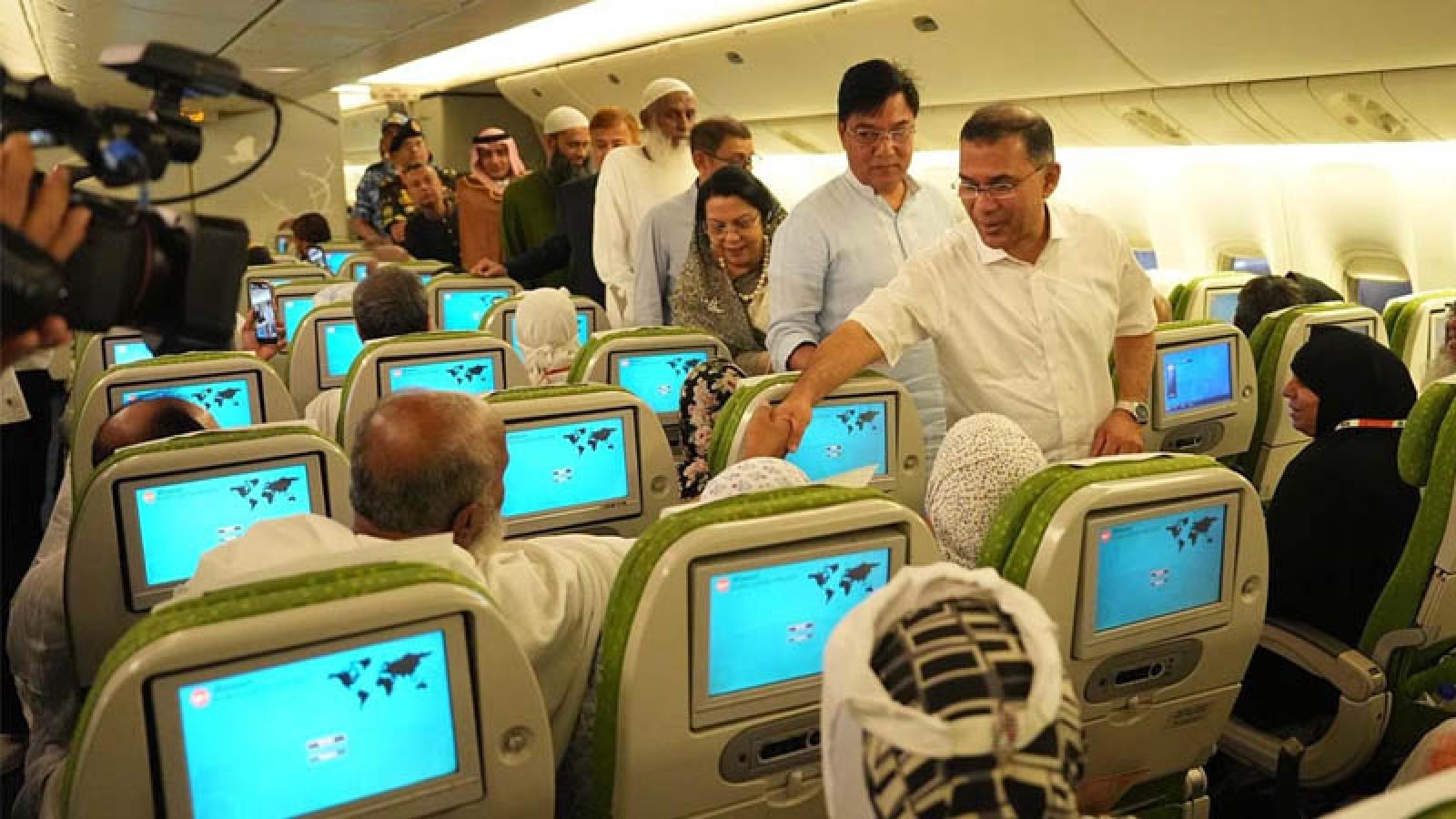 আগামীতে হজের খরচ আরও কমানোর আশ্বাস প্রধানমন্ত্রীর