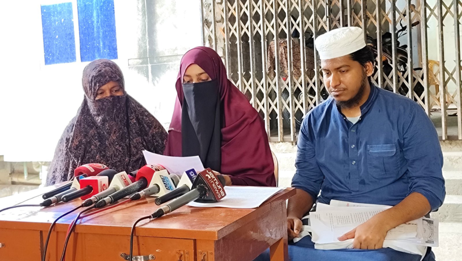 ক্ষমতার দাপটে জমি দখলের চেষ্টা, নিরাপত্তা চাইলেন ভুক্তভোগী পরিবার