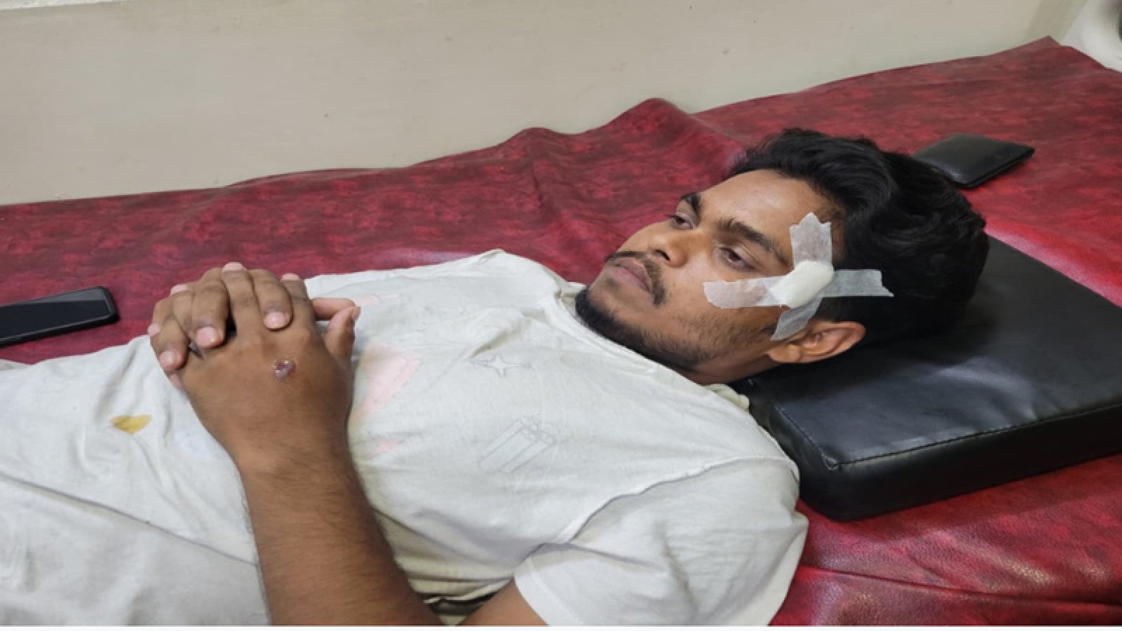 রাবিতে ছাত্রদল নেতার বিরুদ্ধে বহিরাগত নিয়ে শিক্ষার্থীকে ছুরিকাঘাতের অভিযোগ