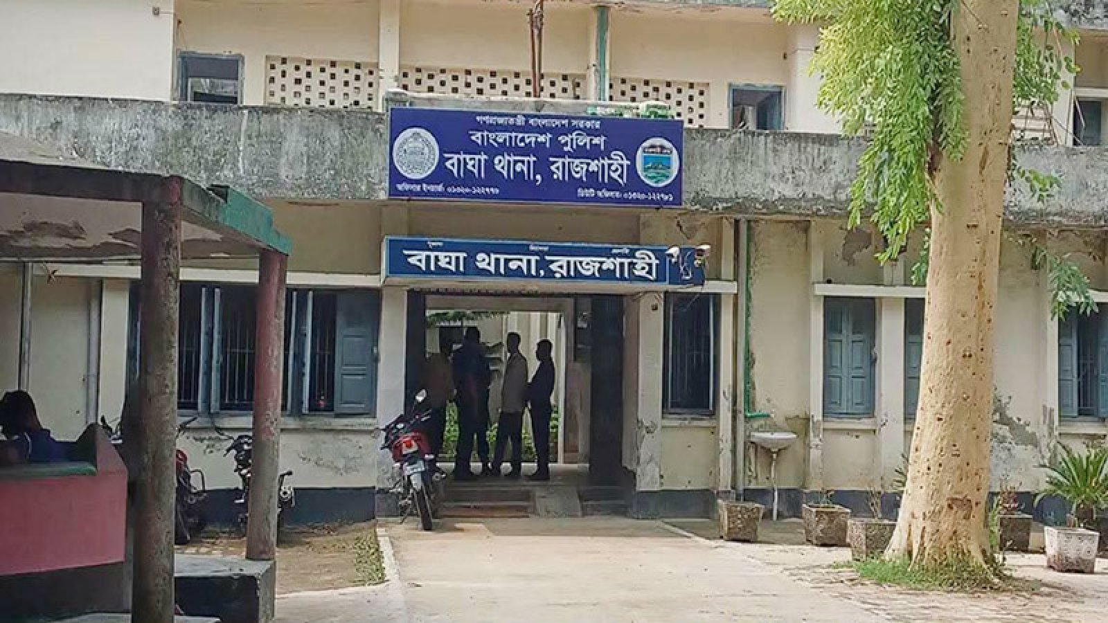 পদ্মার চরে ডাকাতের গুলিতে দুই জেলে আহত, নিখোঁজ ১