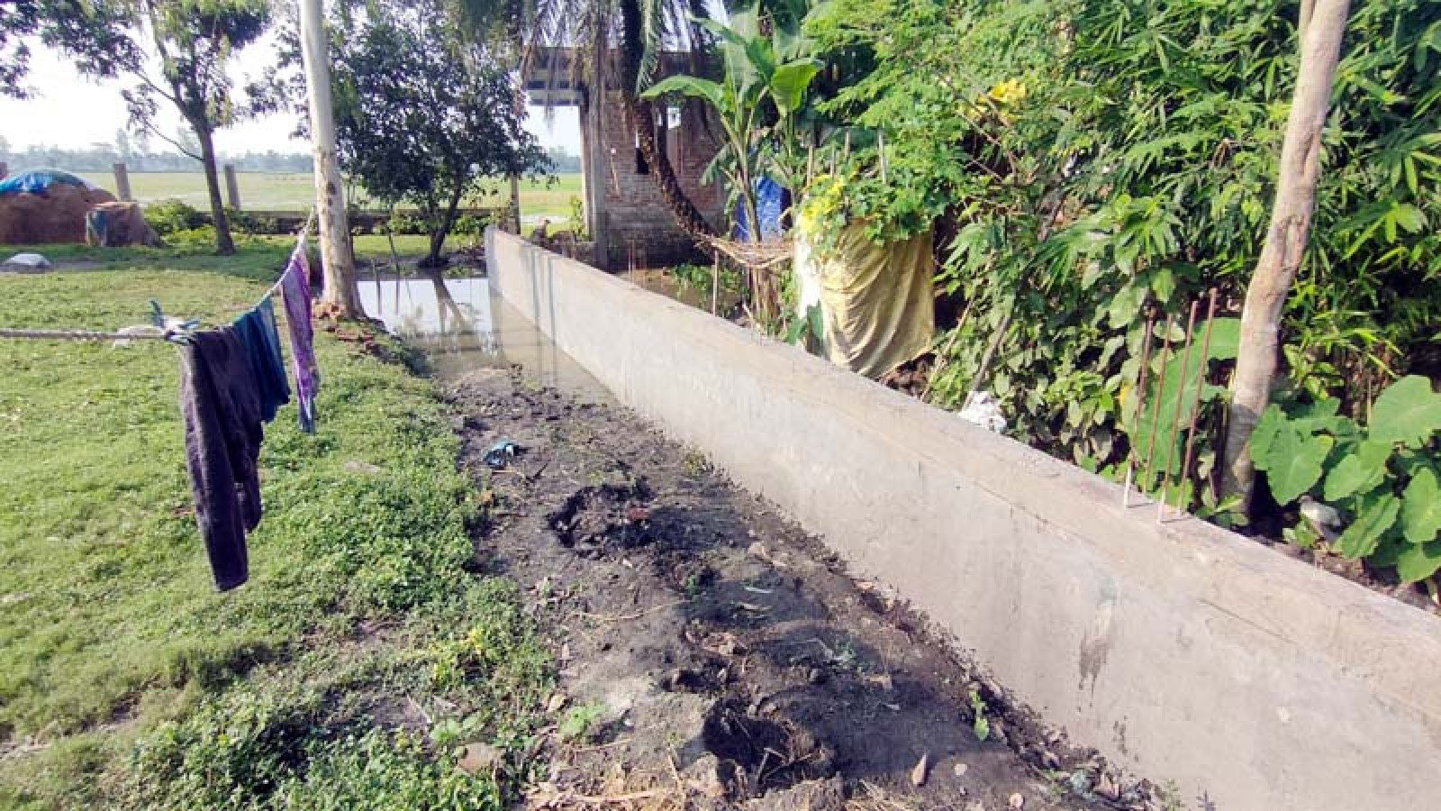 সান্তাহারে ইদগাহের পুরো সীমানা প্রাচীর নির্মাণের নির্দেশ