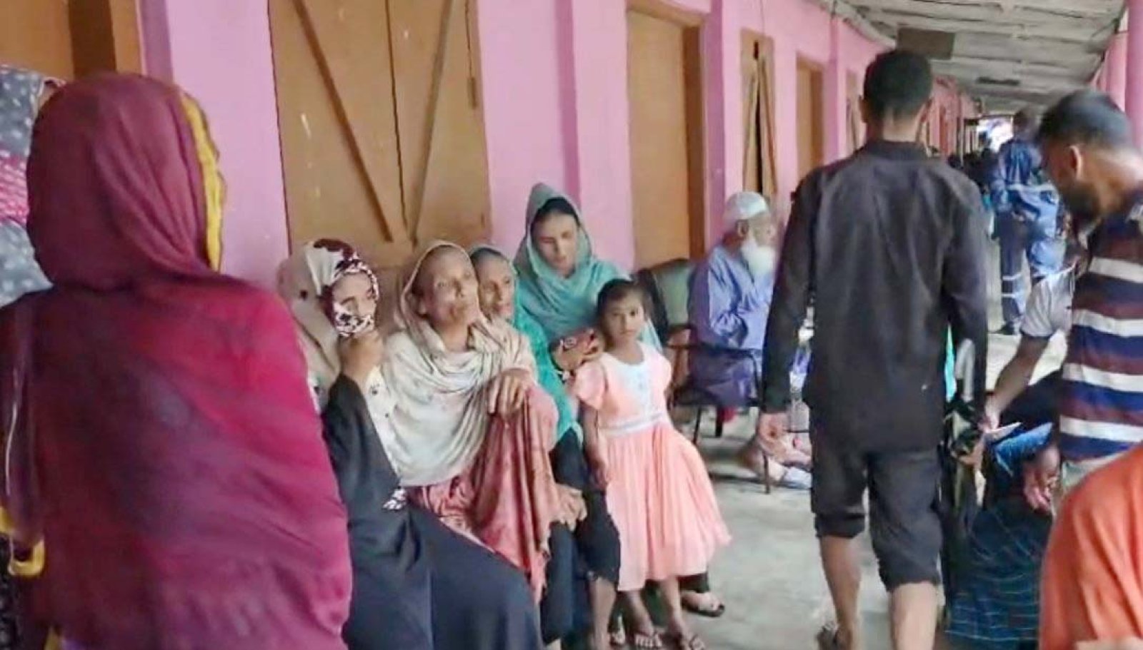 পাহাড় ধস: লামা ও চকরিয়ায় ৭ জনের মৃত্যু