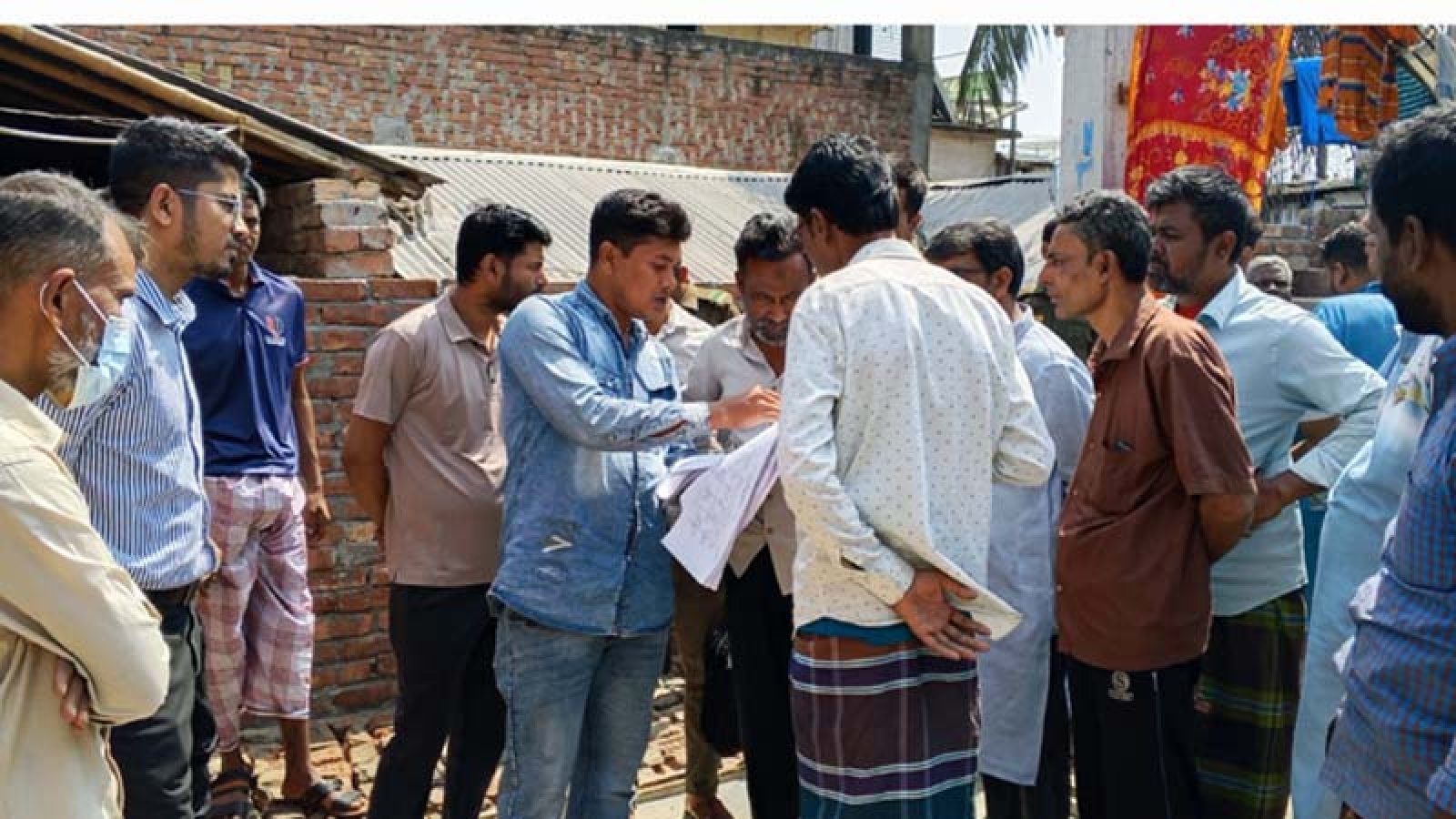 পুঠিয়ায় মন্দিরের জমি দখলমুক্ত ও বাজার মনিটরিং এ অর্থদণ্ড