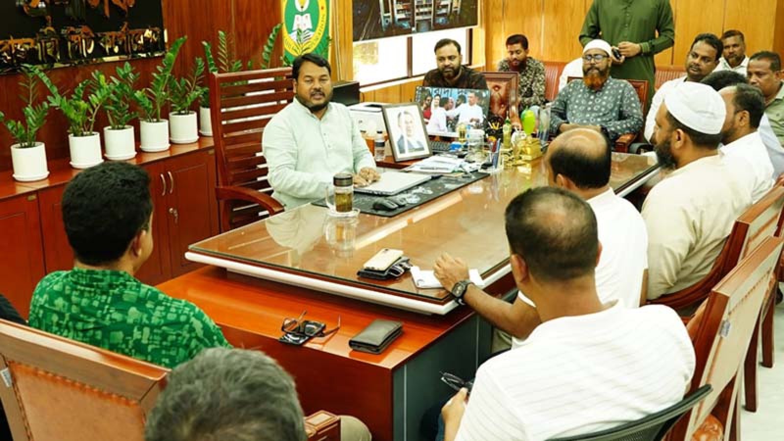 রাসিক প্রশাসকের সঙ্গে মেডিকেল টেকনোলজিস্ট এসোসিয়েশনের নেতৃবৃন্দের সাক্ষাৎ
