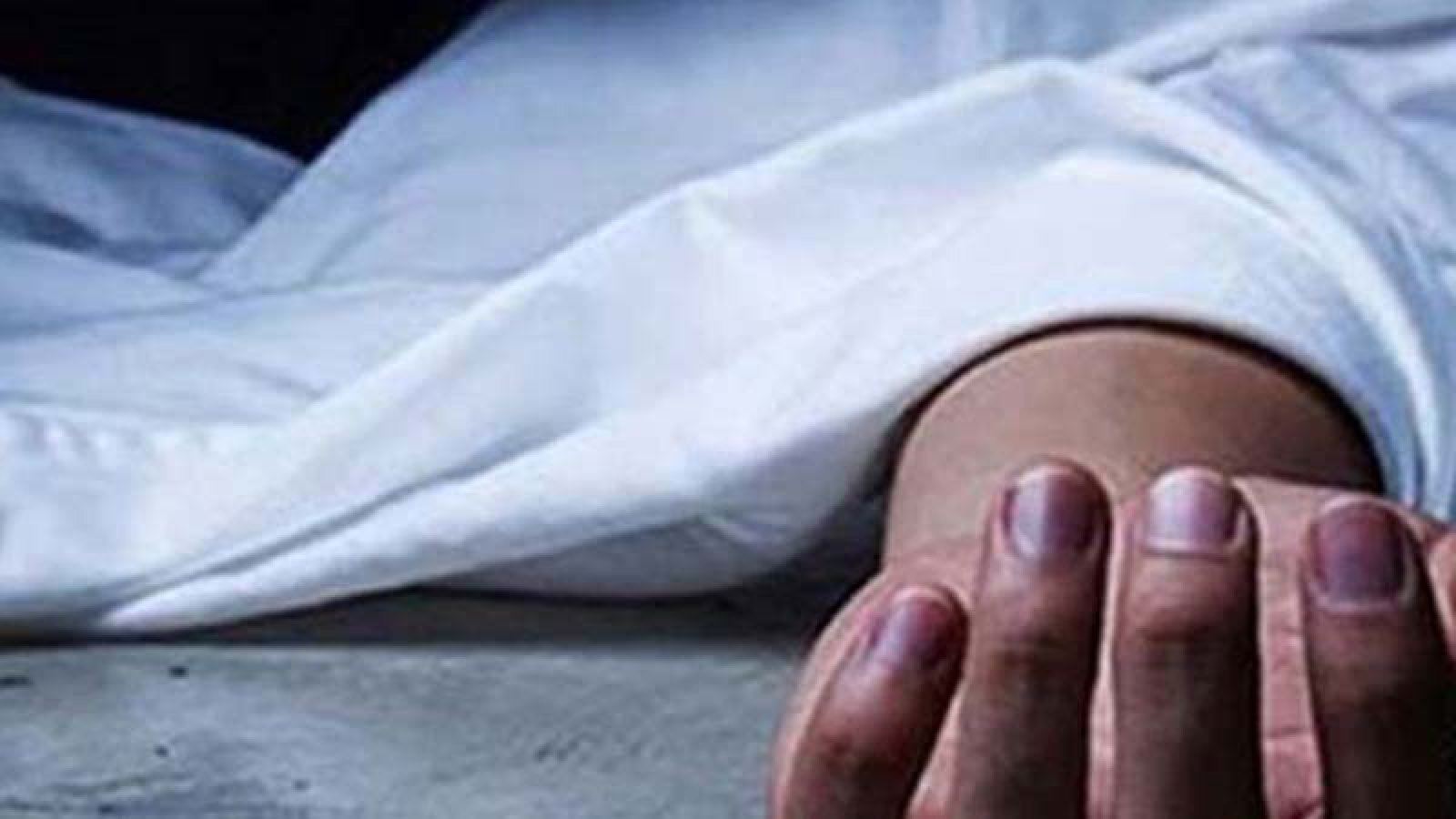 বোরকা পরে কৃষককে হত্যা