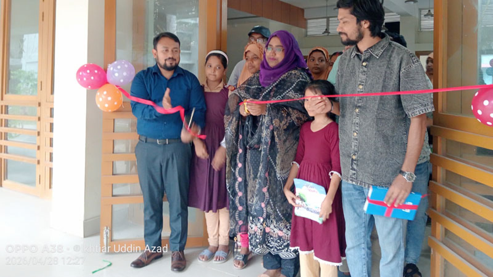 পত্নীতলায় ভ্রাম্যমাণ বই মেলা ও সাংস্কৃতিক উৎসবের উদ্বোধন