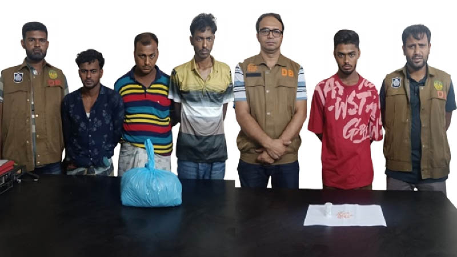 আরএমপির অভিযানে চার মাদক ব্যবসায়ী গ্রেপ্তার