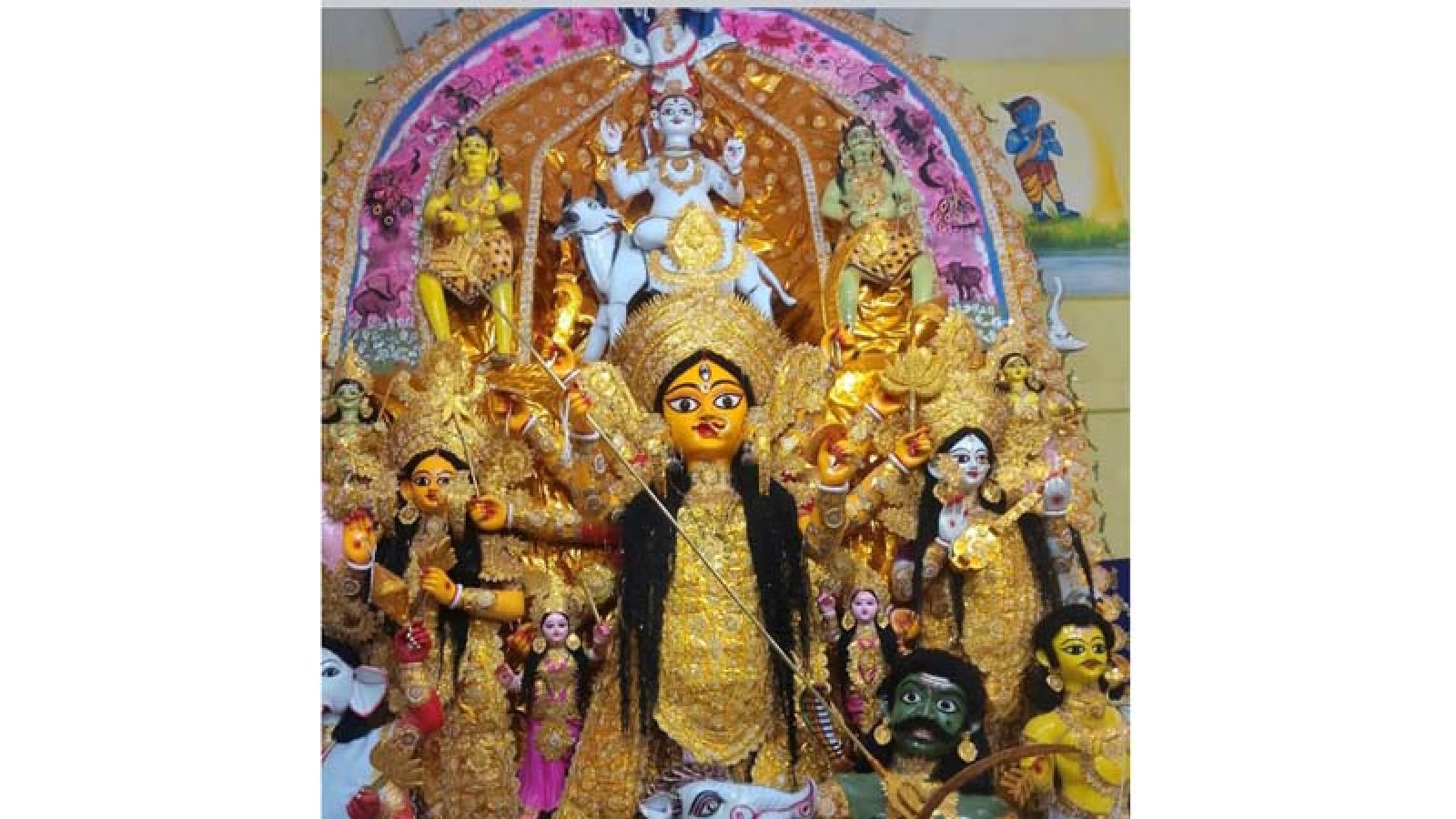 চাঁপাইনবাবগঞ্জে আনন্দচিত্তে দুর্গা পুজা উদযাপন