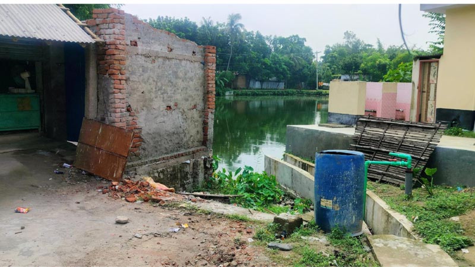 বিসর্জনের ঘাট দখলের অভিযোগ, মান্দায় দুর্গাপূজা বন্ধের সিদ্ধান্ত