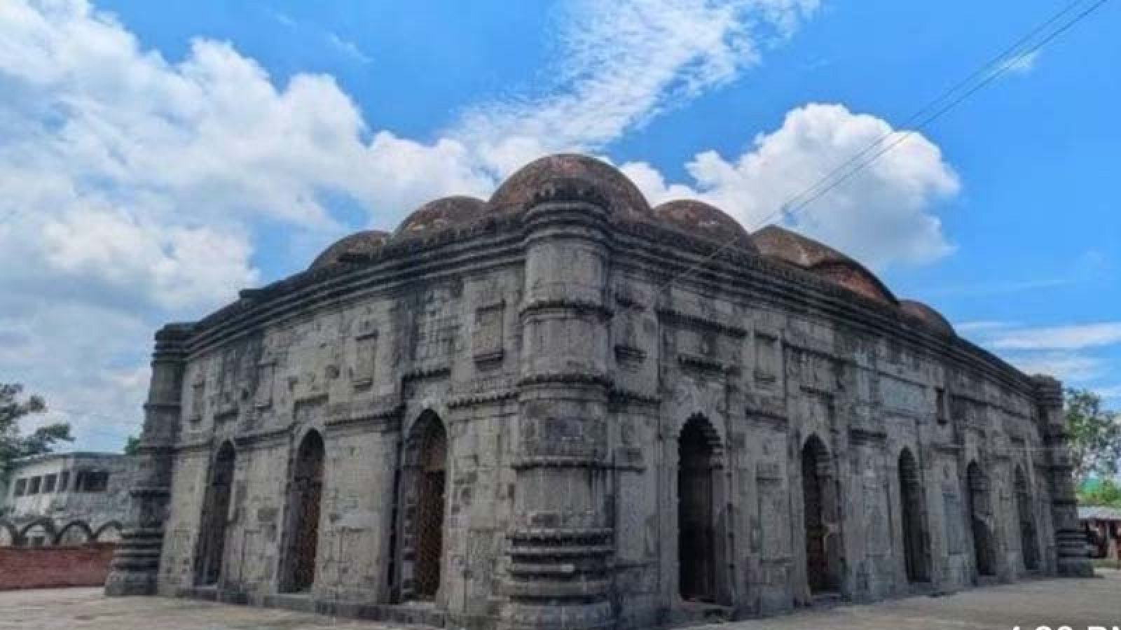 চাঁপাইনবাবগঞ্জের ঐতিহাসিক স্থাপনা গৌড়ের রত্ন ছোট সোনামসজিদ