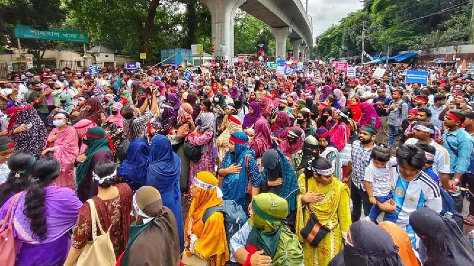 আগস্টেই যোগদানের দাবিতে শাহবাগে প্রাথমিকের সুপারিশপ্রাপ্ত শিক্ষকরা