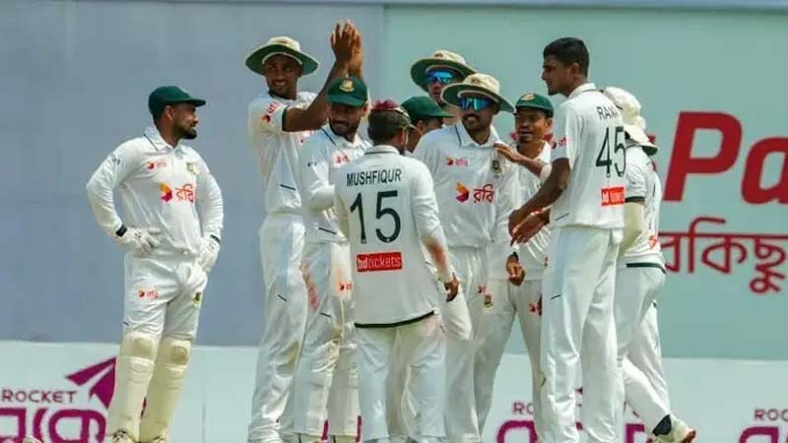 শেষ দিনে পাকিস্তানের দরকার ১২১ রান, বাংলাদেশের ৩ উইকেট
