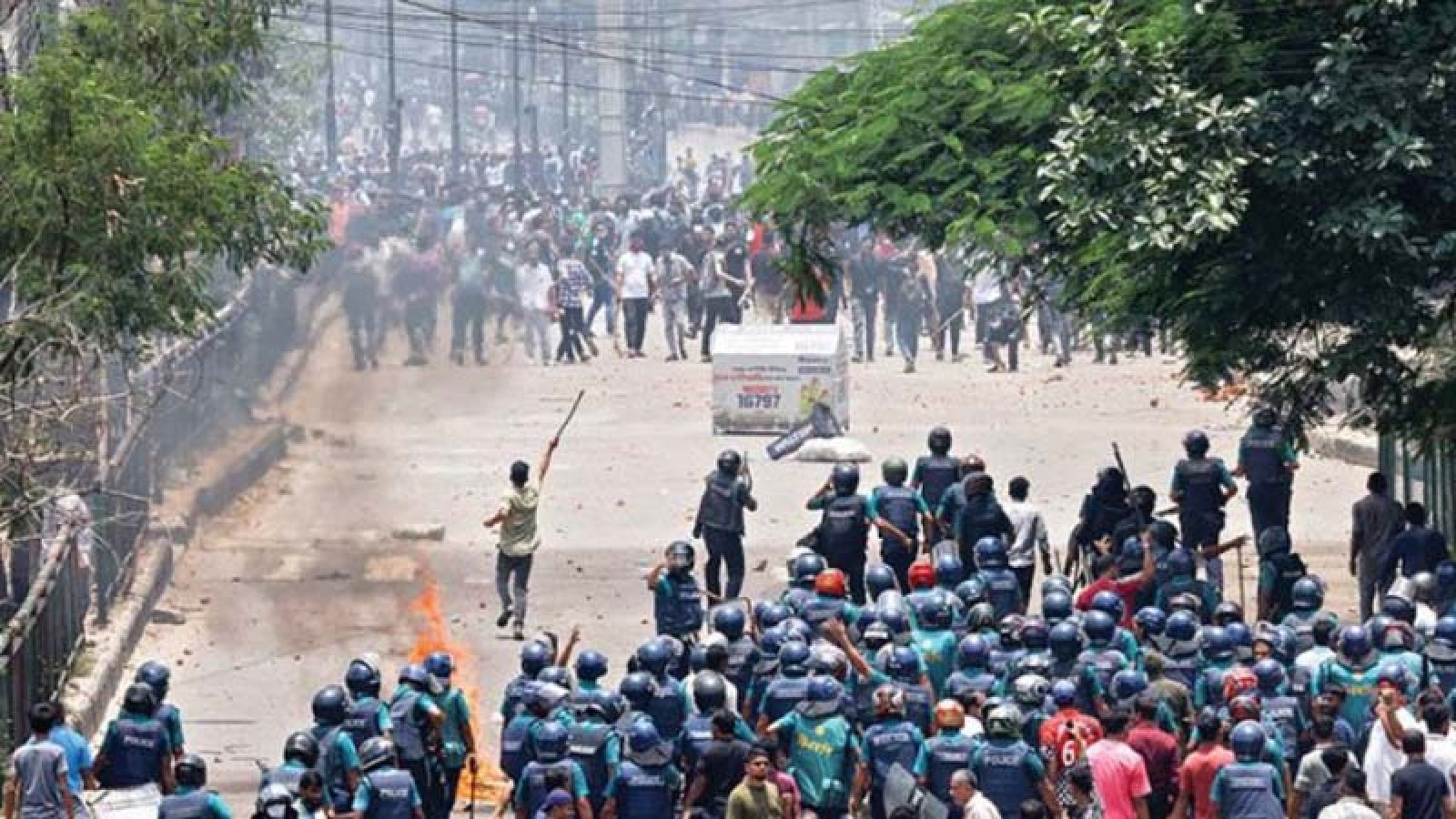 বিশ্ববিদ্যালয়ের শিক্ষার্থীদের প্রতিরোধের ডাক
