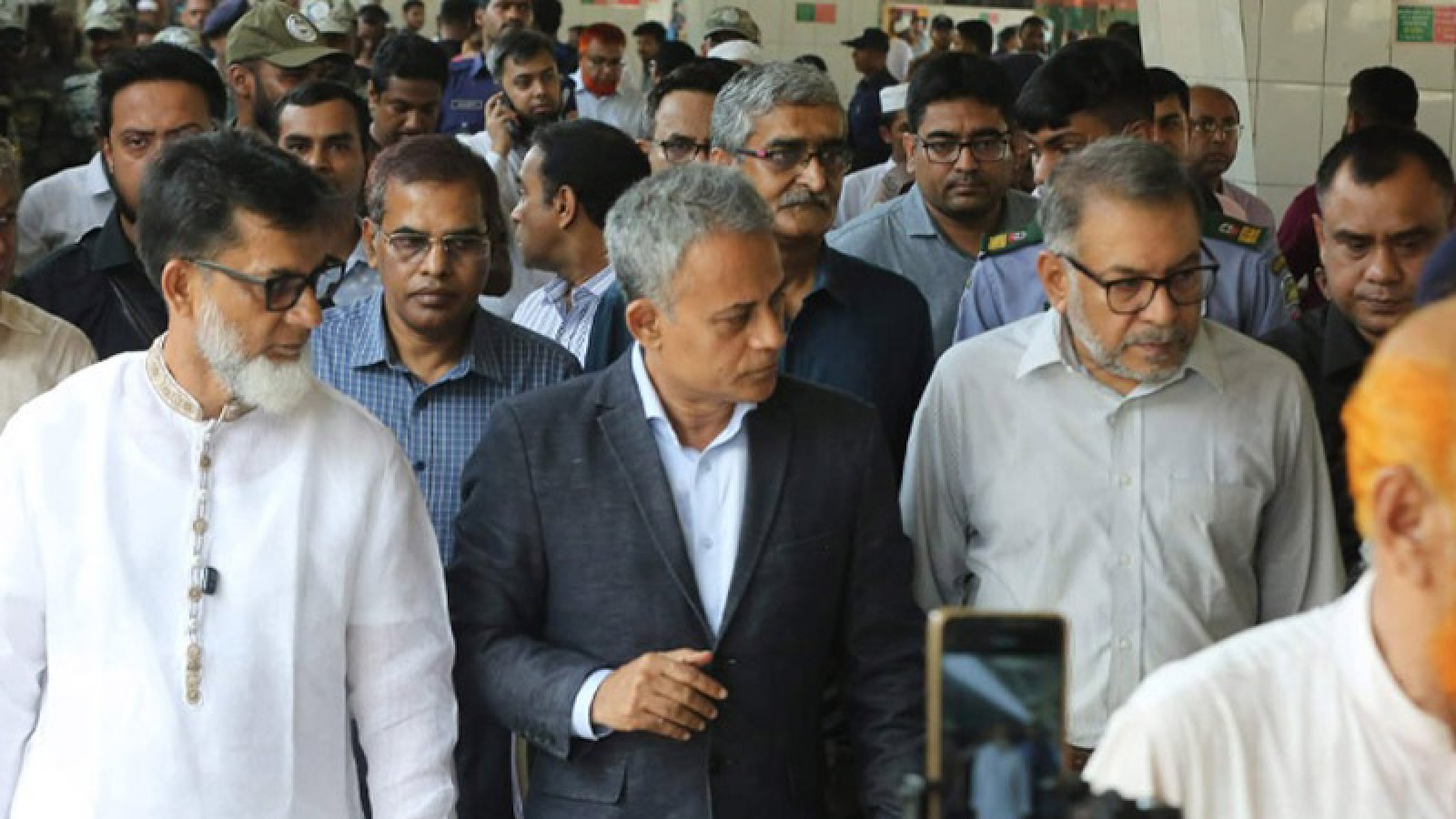 ধানের খড়ে চাকা স্লিপ, এজন্য ট্রেনের বিলম্ব: রেলমন্ত্রী