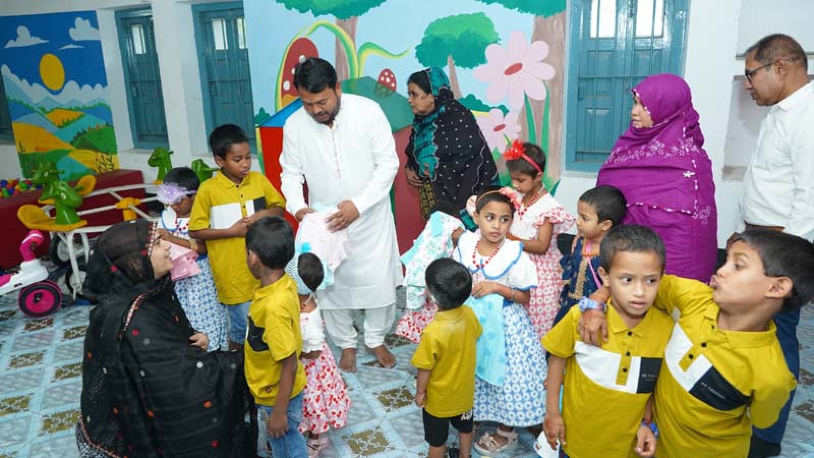 এতিম, অসহায় ও সুবিধাবঞ্চিত শিশুদের সাথে ইদ-আনন্দ উদযাপন