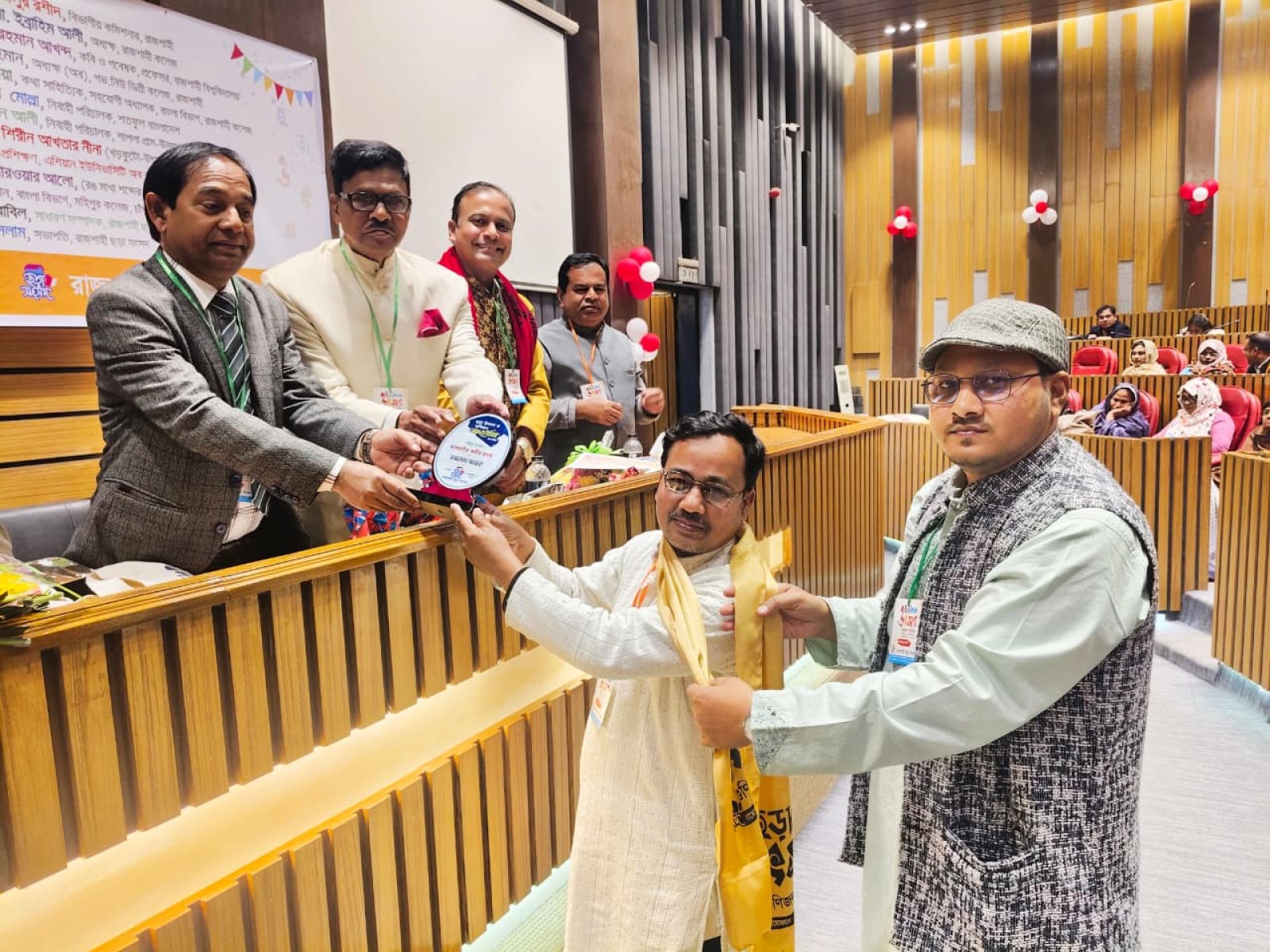 রাজশাহীতে ছড়ার উৎসব, সংবর্ধনা পেলেন ২২ গুণিজন