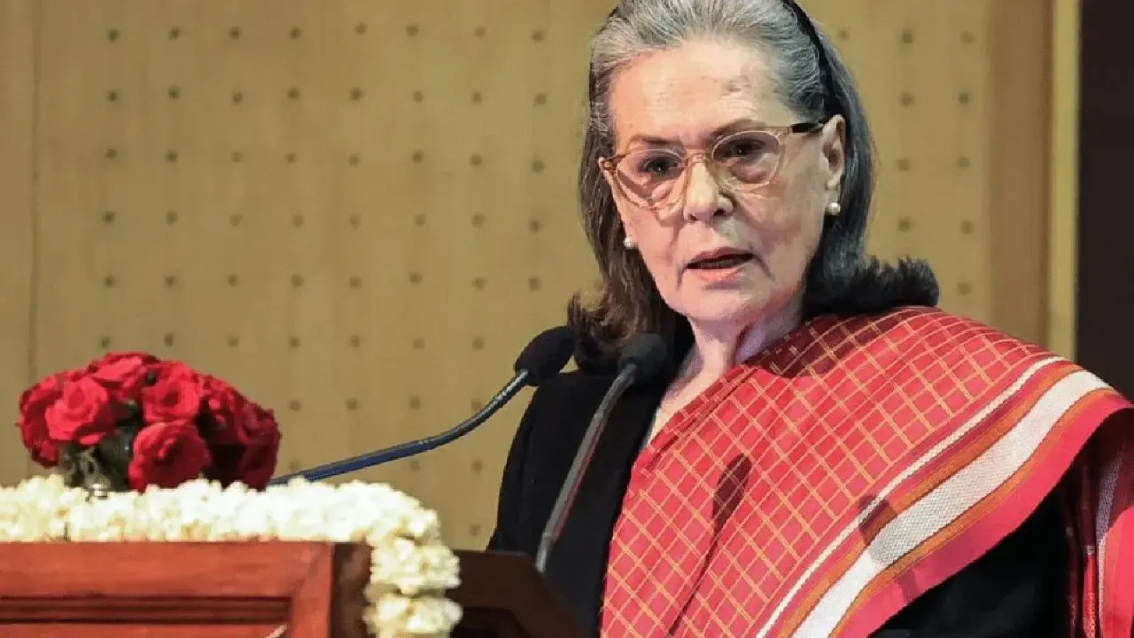 গুরুতর অসুস্থ সোনিয়া গান্ধী, রাতেই হাসপাতালে ভর্তি