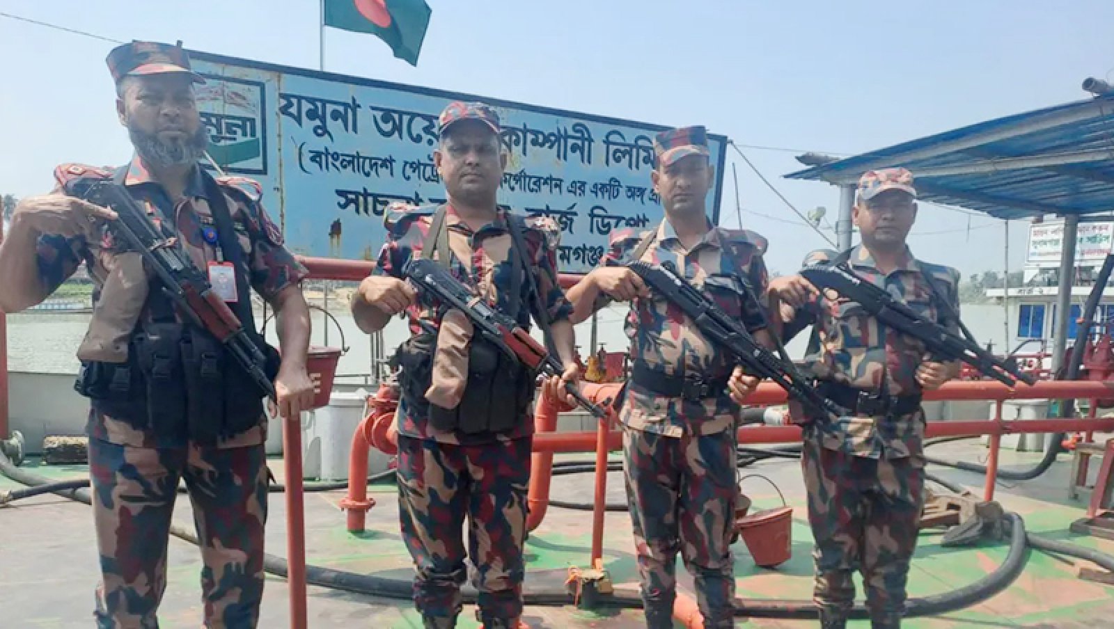 রাজশাহীসহ আটটি জেলায় তেলের ডিপোতে বিজিবি মোতায়েন