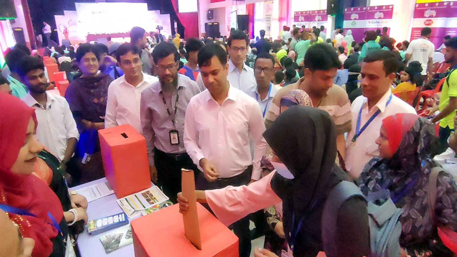 কর্মসংস্থান সৃষ্টির লক্ষ্যে নওগাঁয় বিশাল চাকরি মেলা