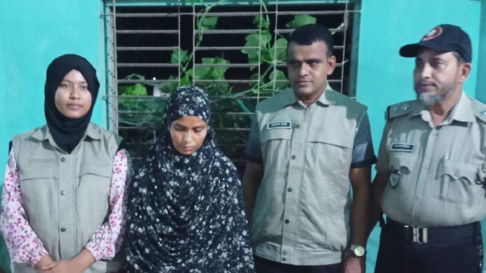 সাপাহারে প্রধানমন্ত্রীর ত্রাণ ও কল্যাণ তহবিলের নগদ অর্থ বিতরণ