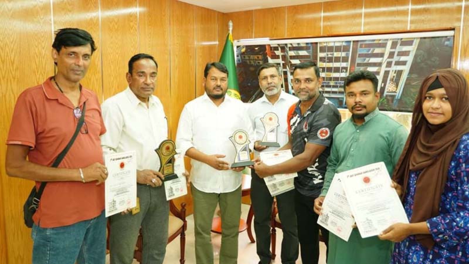 রাসিক প্রশাসকের সঙ্গে সোতোকান কারাতে ইন্টারন্যাশনাল সেমিনারে অংশগ্রহণকারীদের সৌজন্য সাক্ষাৎ