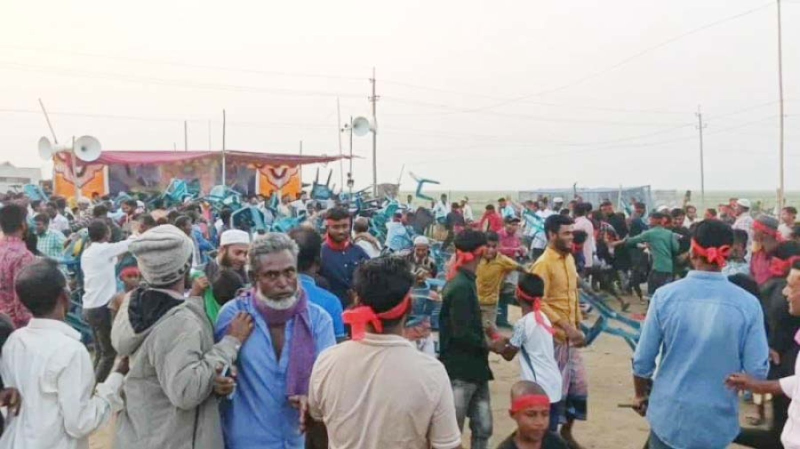 প্রার্থী ফজলুর রহমানের সভায় বিএনপির দুই গ্রুপের সংঘর্ষ, আহত ৩০