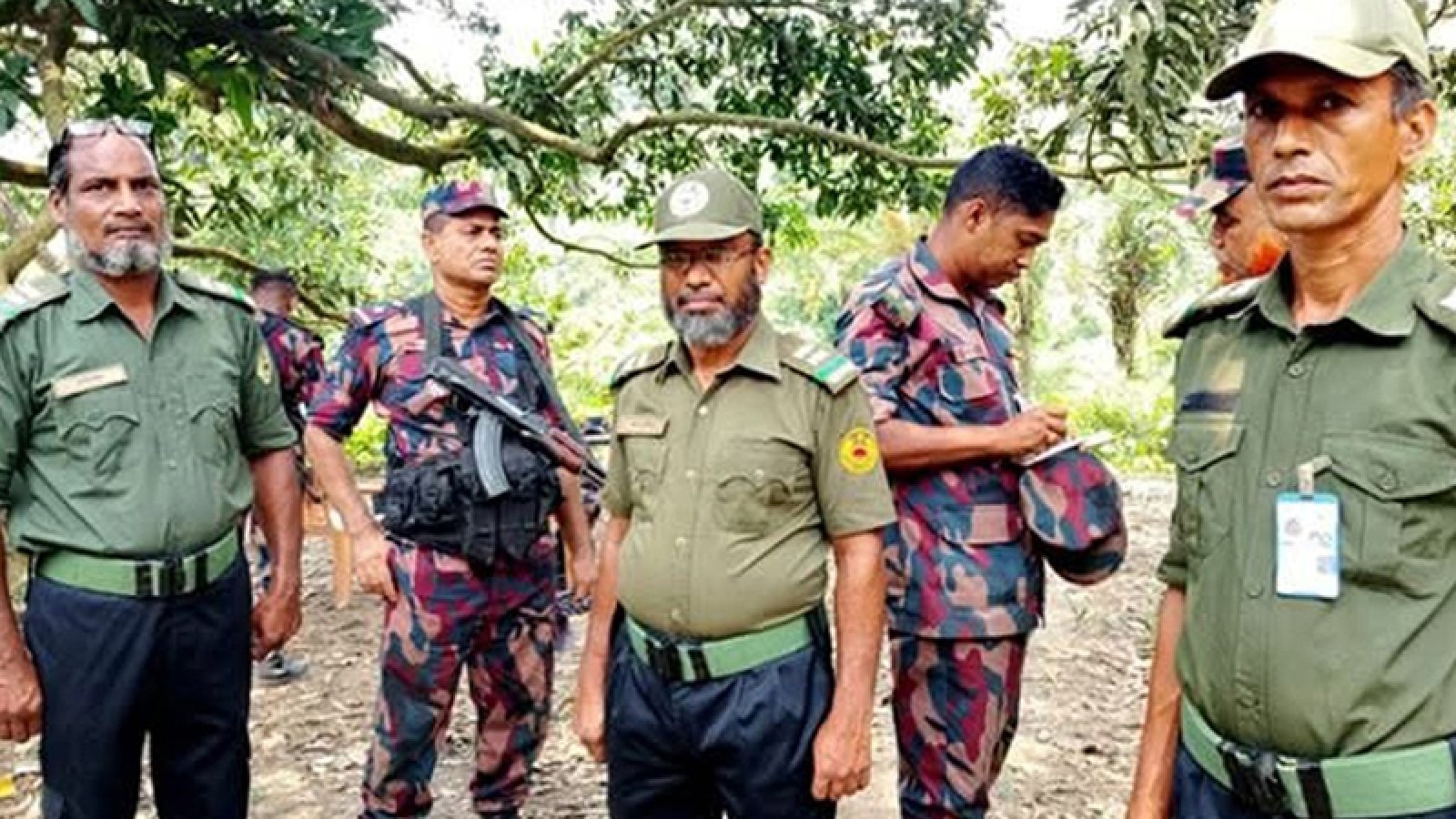 চাঁপাইনবাবগঞ্জ-নওগাঁসহ ১১ জেলার সীমান্তে আনসার মোতায়েন