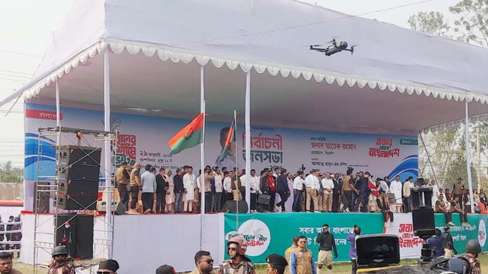 নেতাকর্মীদের অপেক্ষার অবসান, মঞ্চে তারেক রহমান