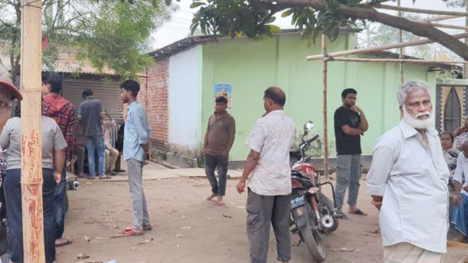 নিজ বাসায় আগুনে পুড়ে স্বামী-স্ত্রীর মৃত্যু