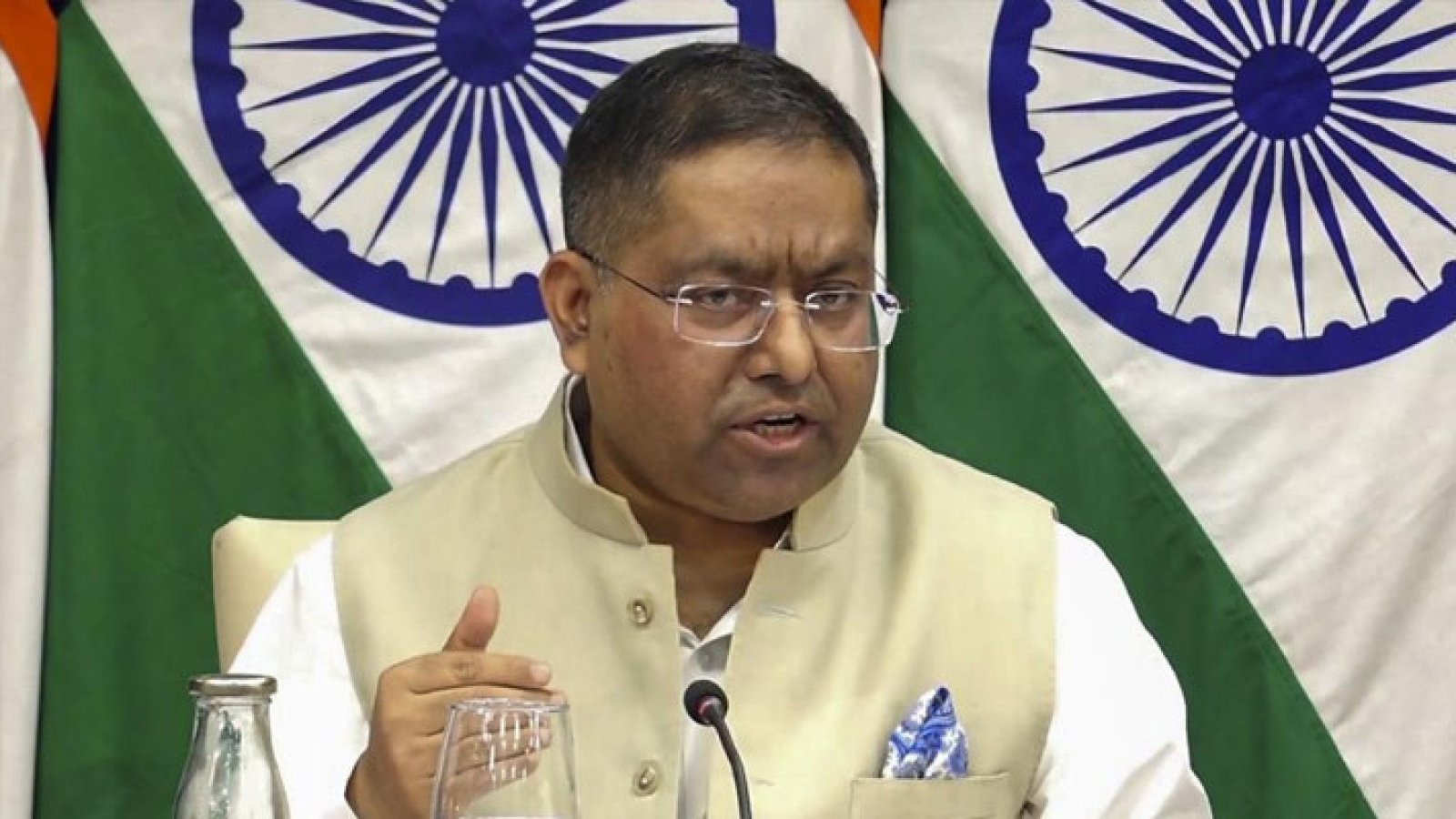 সীমান্ত নিরাপত্তা আমাদের অগ্রাধিকার: কাঁটাতারের বেড়া প্রসঙ্গে ভারত