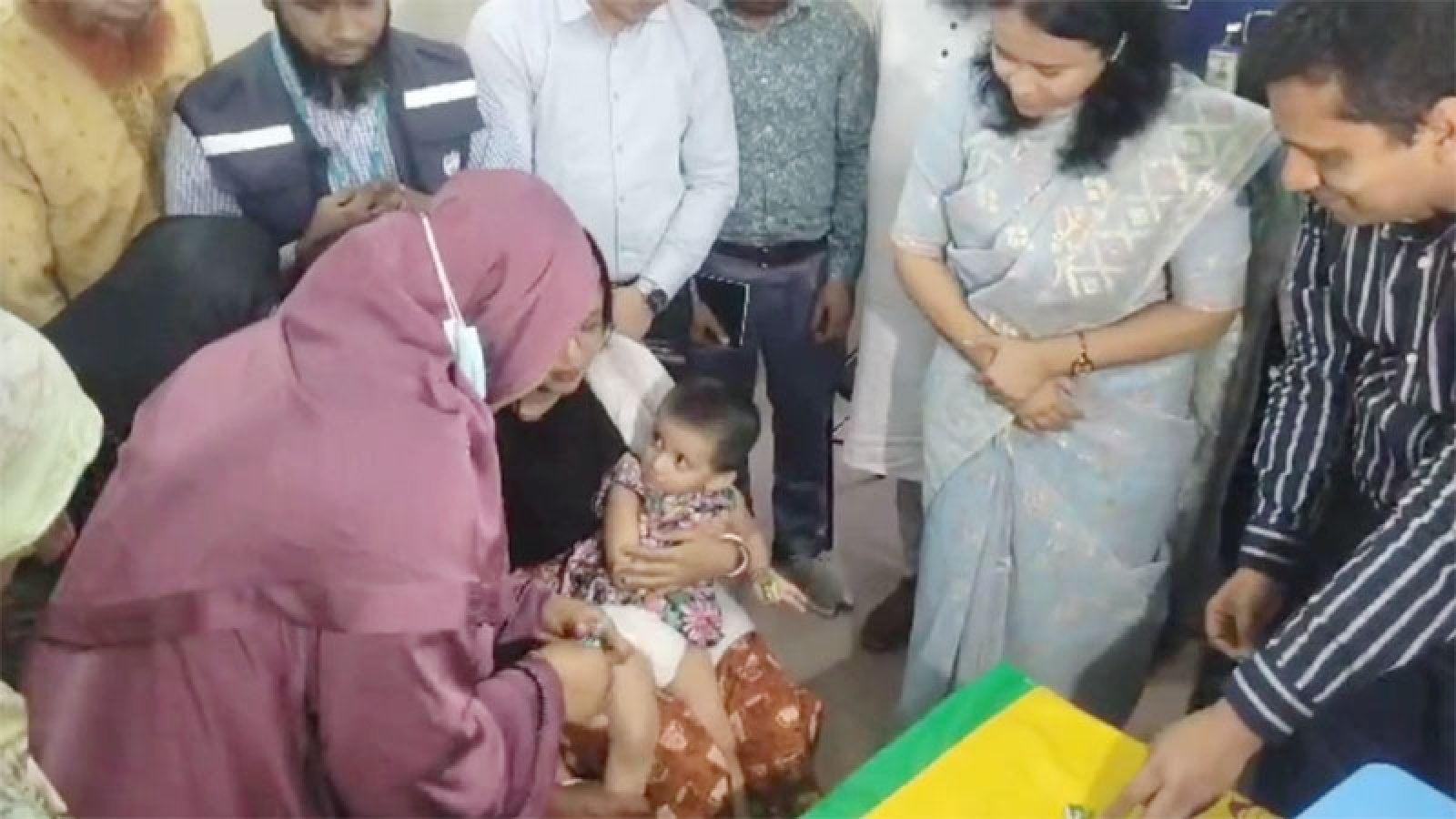 নাটোরে হামের প্রাদুর্ভাব ঠেকাতে স্বাস্থ্য বিভাগের বিশেষ টিকাদান কর্মসূচি উদ্বোধন