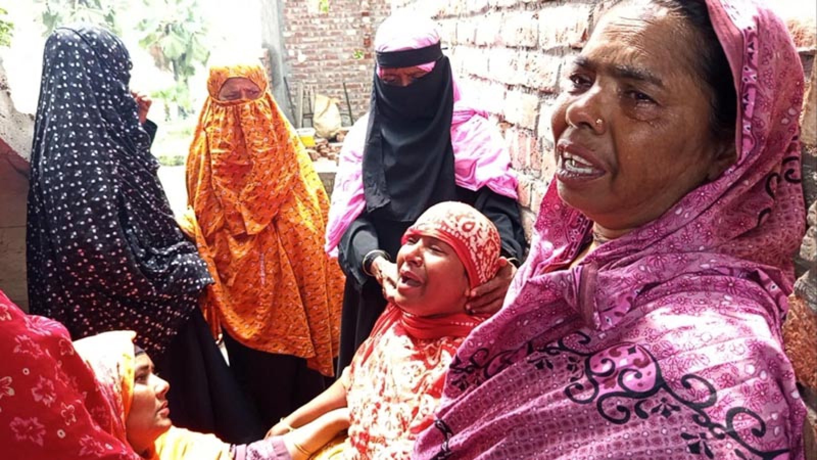 টাঙ্গাইলে রডবোঝাই ট্রাক উল্টে নিহতদের ১০জন মান্দার