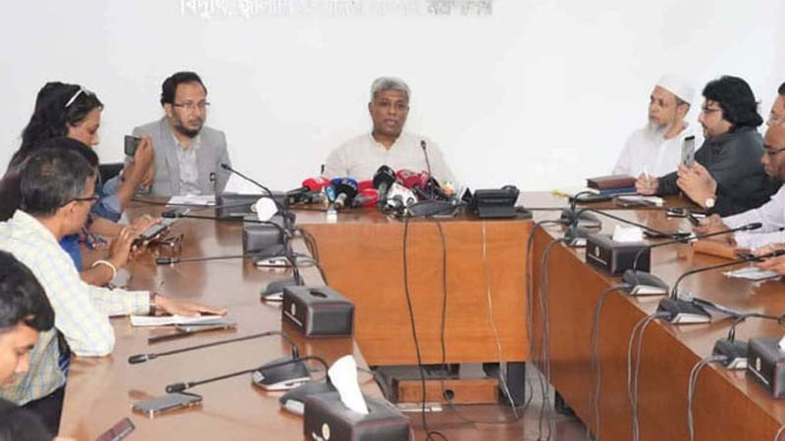 জ্বালানি তেল বিক্রির সীমা তুলে নিল সরকার