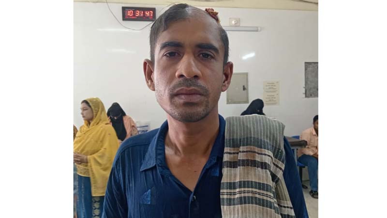 পবায় বাবা-ছেলের ঝগড়া থামাতে গিয়ে হাসুয়ার কোপে চাচা নিহত