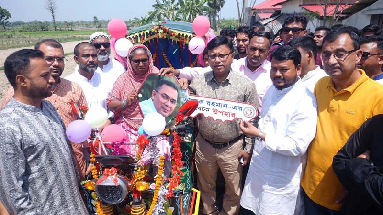 প্রধানমন্ত্রী তারেক রহমানের উপহার পেলেন রাজশাহীর অসহায় টুলি বেগম