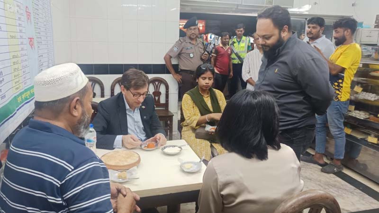 রাজশাহী মিষ্টান্ন ভাণ্ডারের মিষ্টি খেলেন ফ্রান্সের রাষ্ট্রদূত