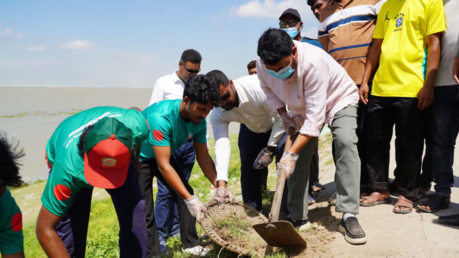 বিডি ক্লিনের উদ্যোগে তালাইমারি ফুলতলা এলাকায় পরিচ্ছন্নতা কার্যক্রম পরিচালিত