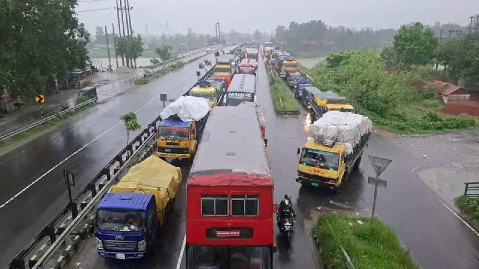 ঢাকা-টাঙ্গাইল মহাসড়কে ৬০ কিলোমিটারে যানজট