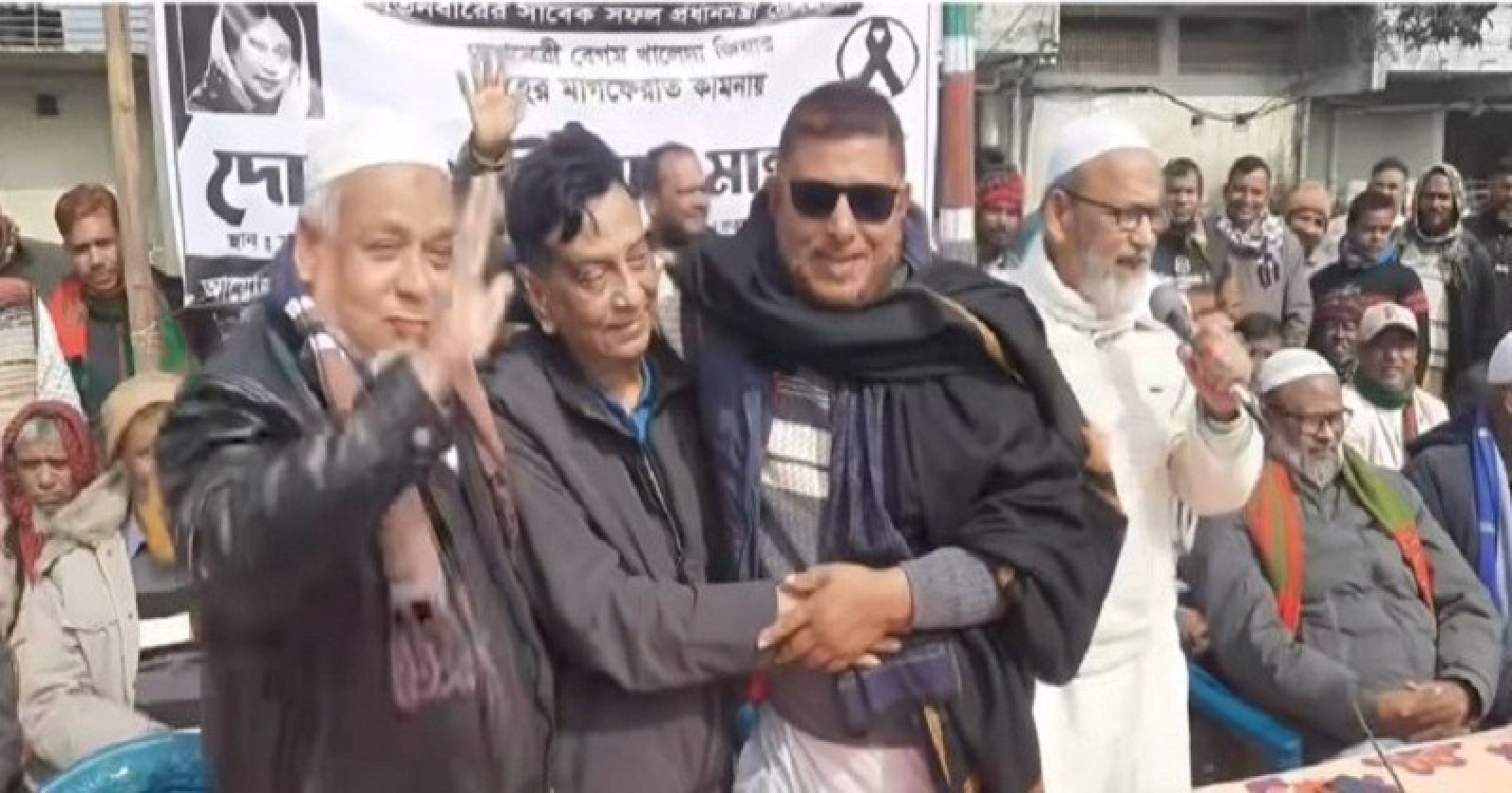 পোরশায় ধানের শীষকে বিজয়ী করতে এক হলেন বিএনপি’র দুই গ্রুপ