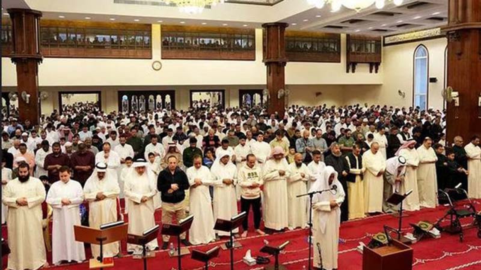 খুশির ইদে কাঁটা ‘ফতোয়া’, প্রকাশ্যে নমাজ পড়া যাবে না, নিষেধাজ্ঞা আরব দেশগুলিতেই