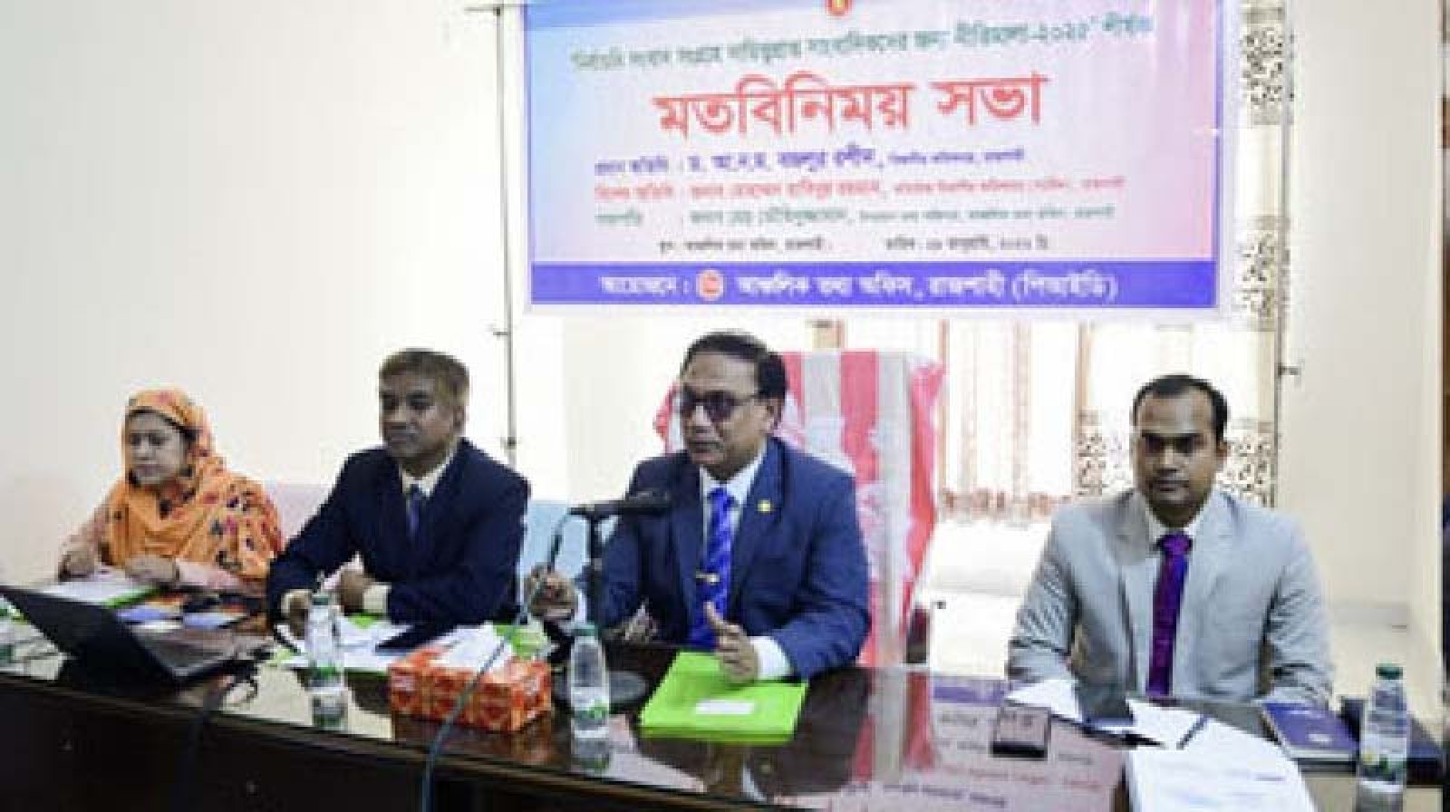 নির্বাচনে কারও ফাঁদে পা না দিয়ে প্রকৃত সত্য প্রকাশ করতে হবে: বিভাগীয় কমিশনার