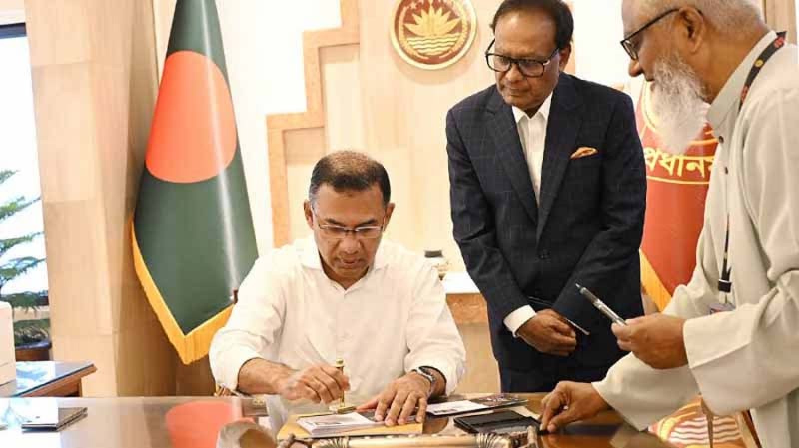 প্রথমবারের মতো তেজগাঁও কার্যালয়ে অফিস করছেন তারেক রহমান