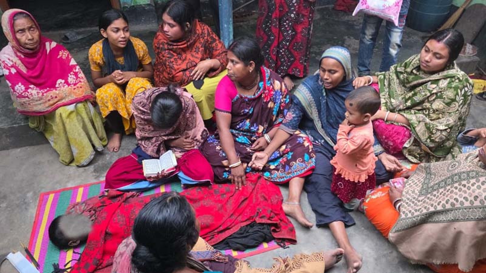 পুঠিয়ায় পুকুরে পড়ে শিশুর মৃত্যু