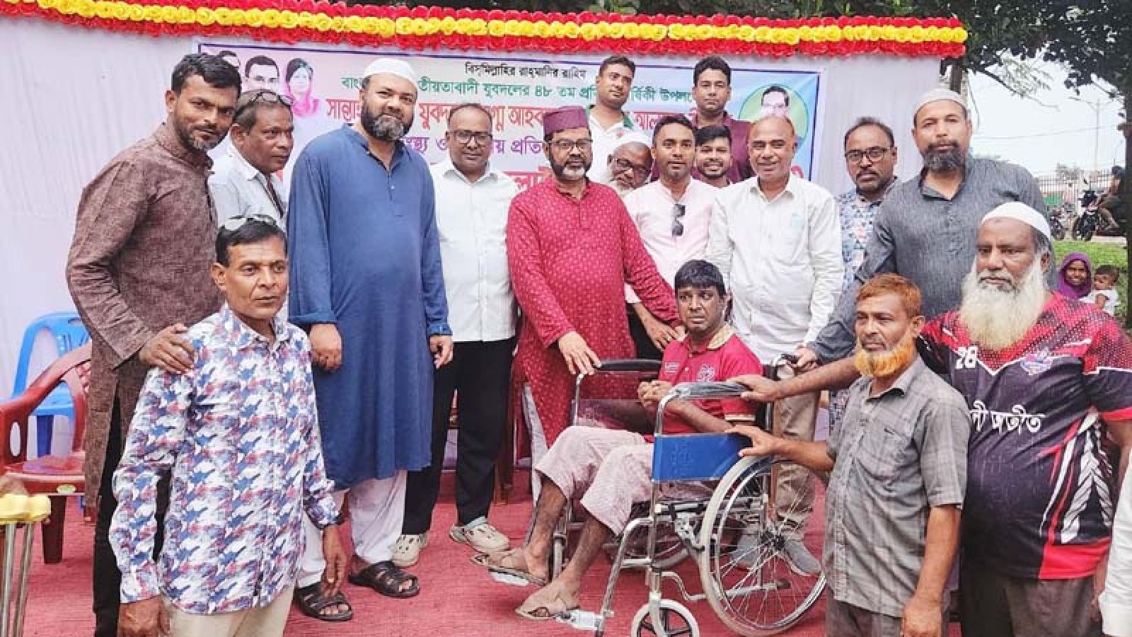 সান্তাহারে যুবদলের প্রতিষ্ঠাবার্ষিকীতে আলমের সহায়তা কর্মসূচি